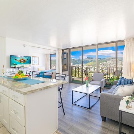 Waikiki Escapade Mountain Views Condo, Steps To Beach With Parking Perk Honolulu Dış mekan fotoğraf