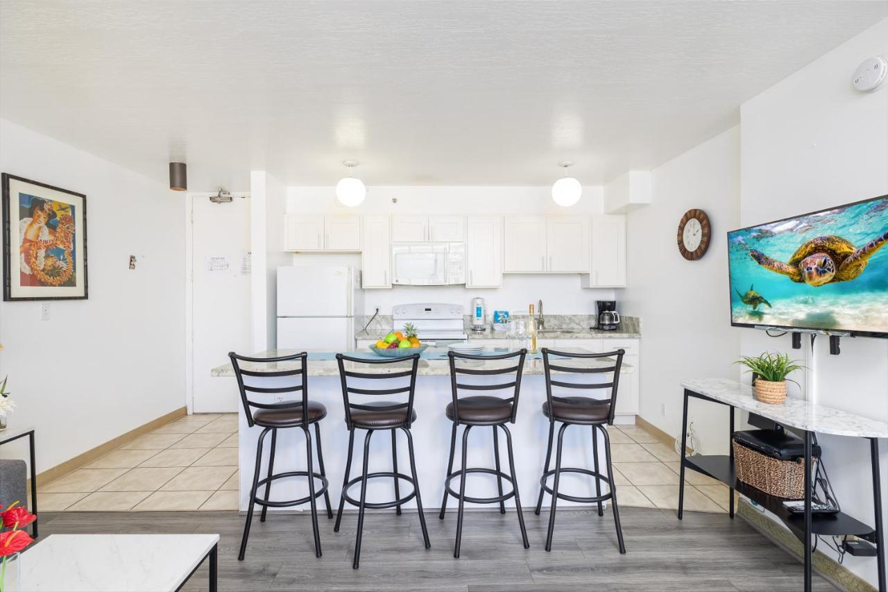 Waikiki Escapade Mountain Views Condo, Steps To Beach With Parking Perk Honolulu Dış mekan fotoğraf