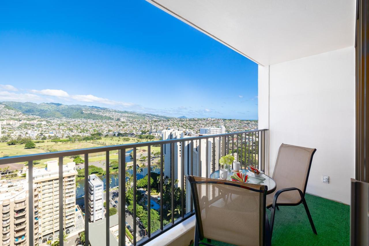 Waikiki Escapade Mountain Views Condo, Steps To Beach With Parking Perk Honolulu Dış mekan fotoğraf