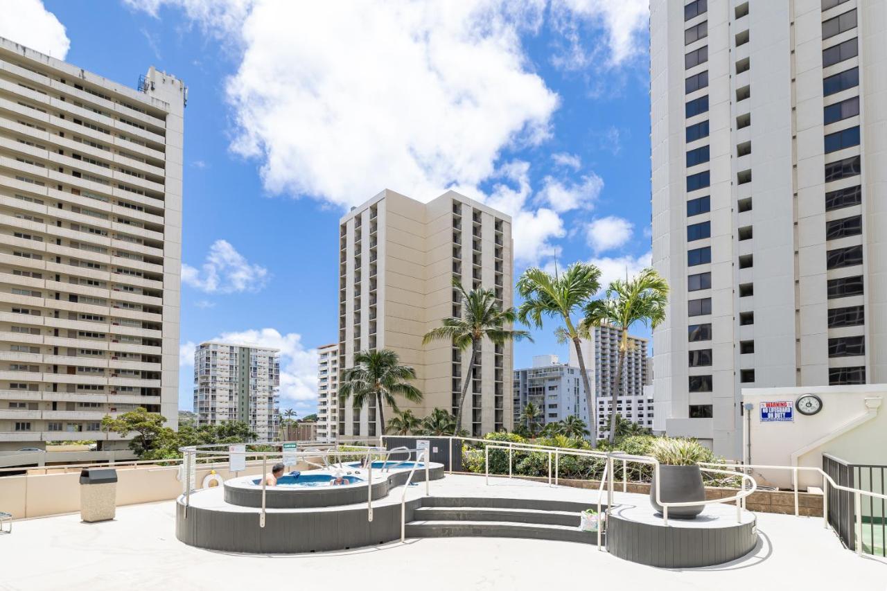 Waikiki Escapade Mountain Views Condo, Steps To Beach With Parking Perk Honolulu Dış mekan fotoğraf